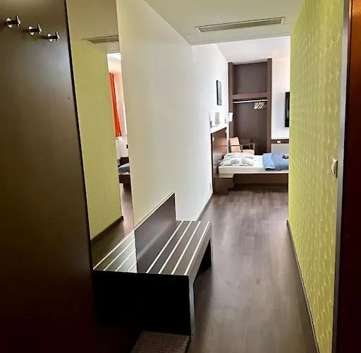 Priamo Na Hlavnej Ulici *